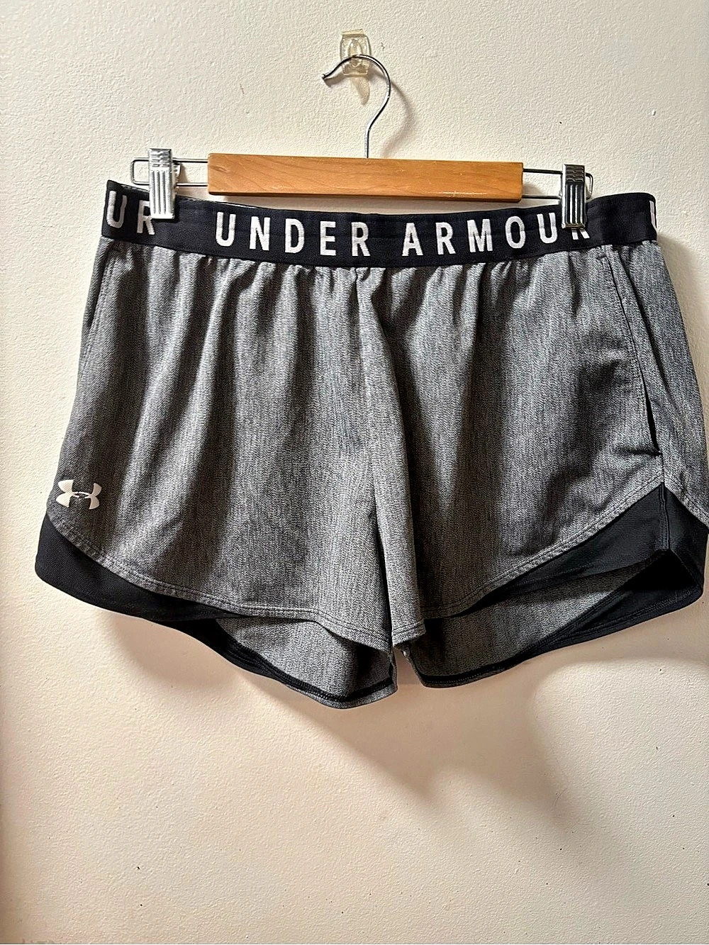Under Armour Play Up 3.0 Twist Shorts Athletic Shorts Gray & Black size XL